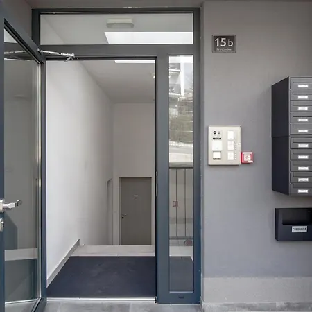 Apartment View With Balcony And Private Parking Rijeka