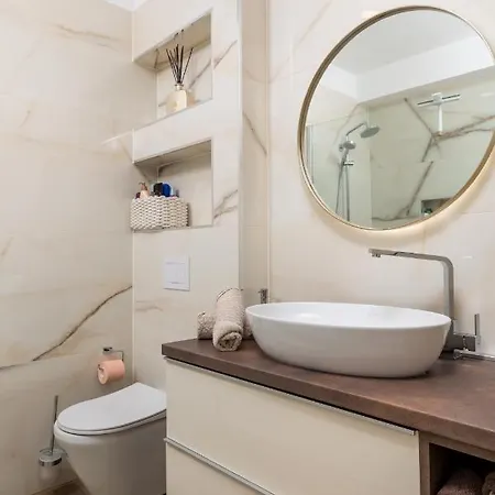 شقة View With Balcony And Private Parking غييكا