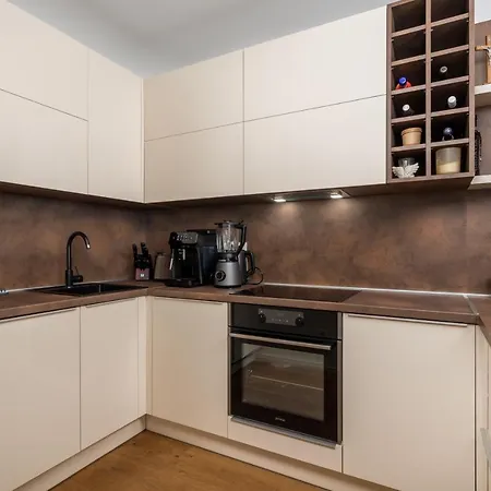 شقة View With Balcony And Private Parking غييكا
