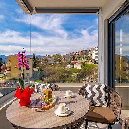 View With Balcony And Private Parking * غييكا