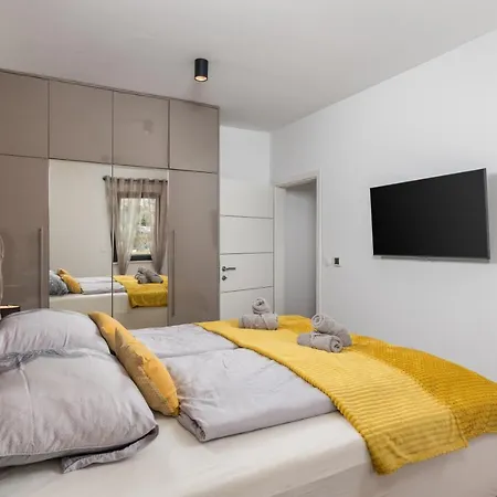 View With Balcony And Private Parking * Rijeka