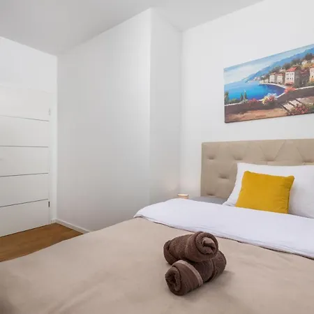 شقة View With Balcony And Private Parking غييكا